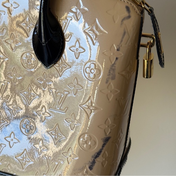 ❤️ AUTHENTIC Louis Vuitton Lockit Beige and Black Vernis Patent Leather LV - Picture 12 of 15
